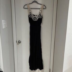 Elegant Black and Cream Maxi Dress
